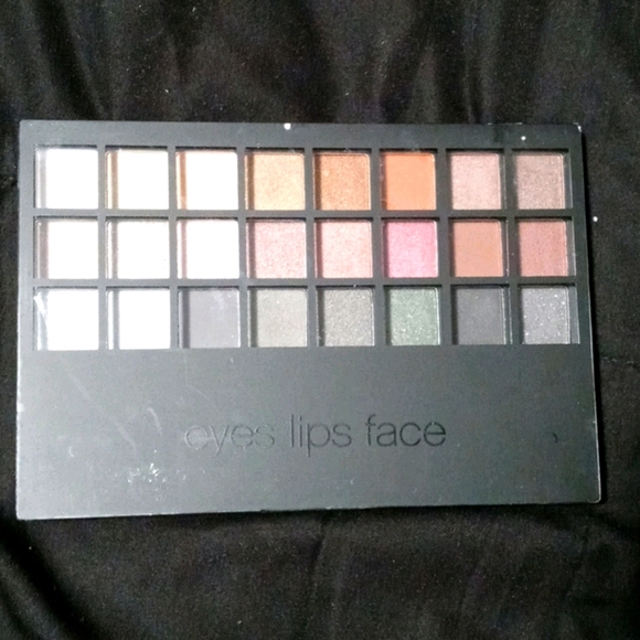 4 Nude pallets - Picture 6 of 10